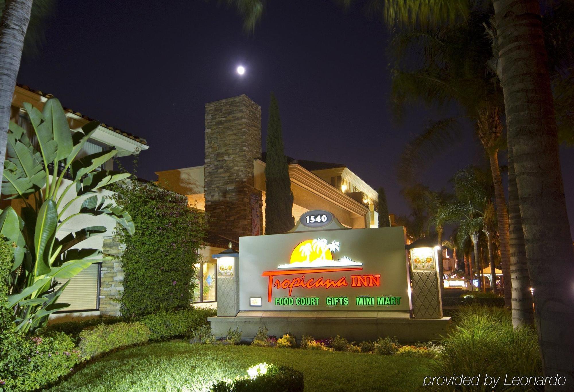 Tropicana Inn & Suites Anaheim Exterior foto